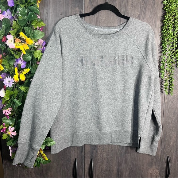 +💙2/$40💙NWOT Tommy Hilfiger Sport Grey Crew Neck Pullover Sweater Size Large - Picture 2 of 16